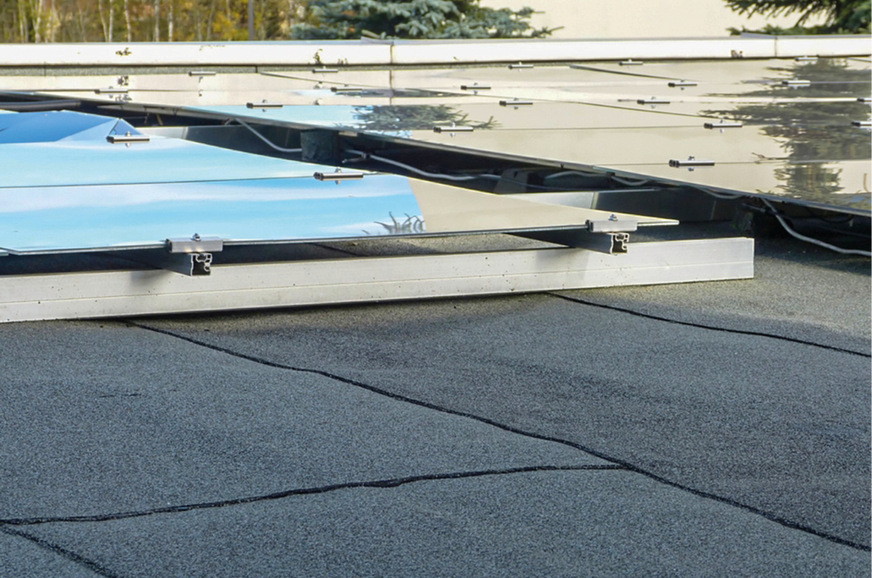 13 Punktuelle und linienförmige Auflasten ohne Unterlagenschutz führen unweigerlich zu Schäden an der Abdichtung.