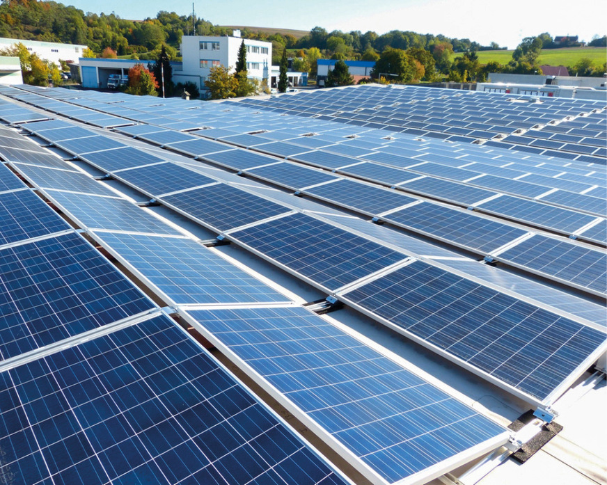 15 Dieses geschlossene „Ost-West-System“ reduziert die Windangriffsfläche.