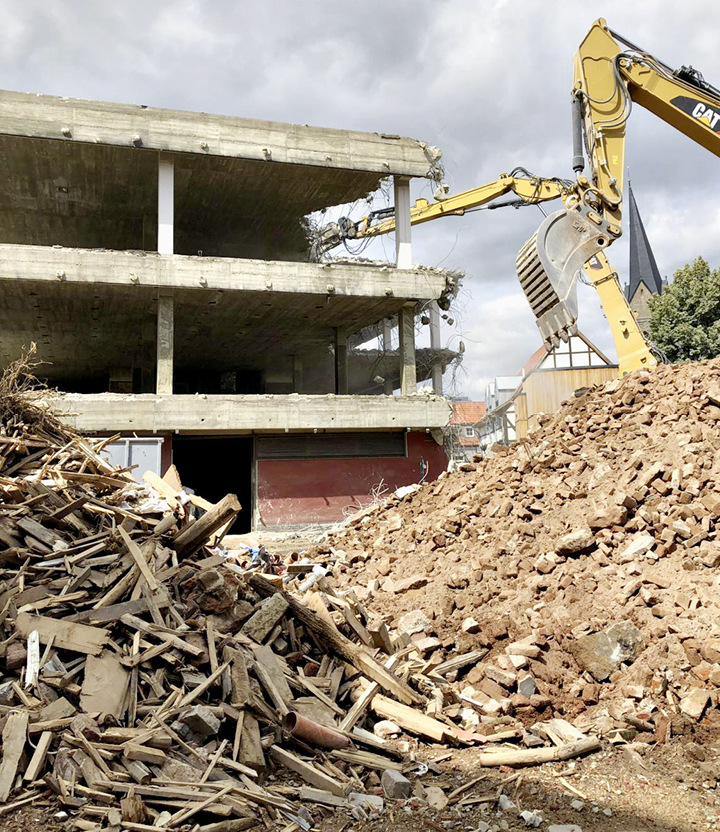 Vor allem das Material der tragenden Betonstrukturen des Anbaus aus den 1970ern wurde für den Neubau aufbereitet.