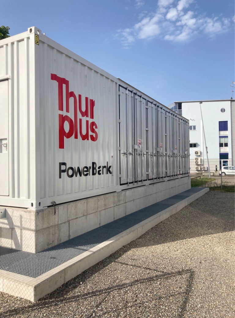 Die ganz großen Speicher übernehmen immer öfter die Stabilisierung des Netzes, wie hier in der Schweiz. Der Versorger Axpo hat die Anlage von Intilion in Frauenfeld im Kanton Thurgau zu diesem Zweck errichtet.