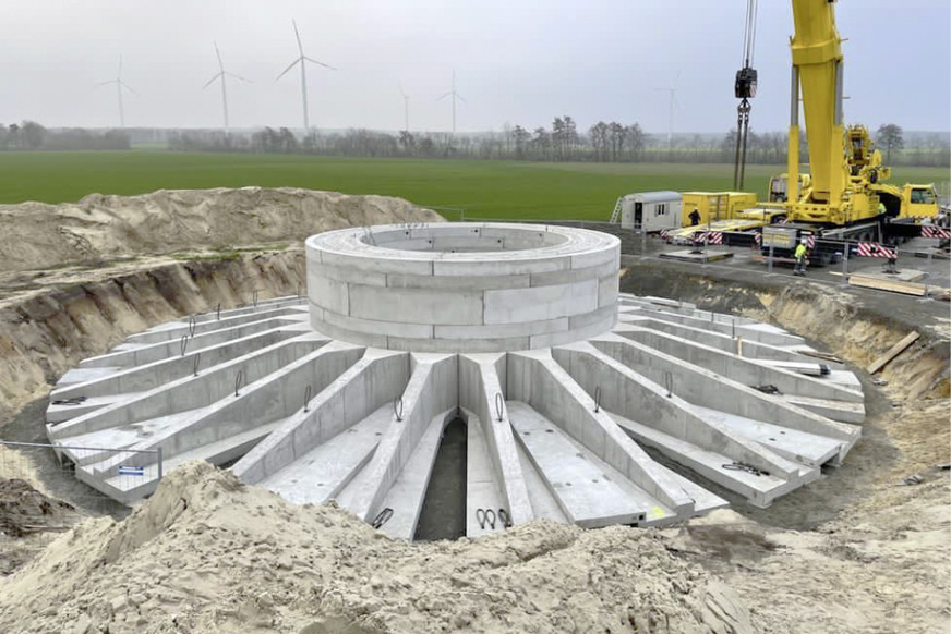5 Fundament für eine Windkraftanlage aus Fertigbetonteilen: Gegenüber Ortbetonfundamenten beträgt die Materialeinsparung 70 Prozent.