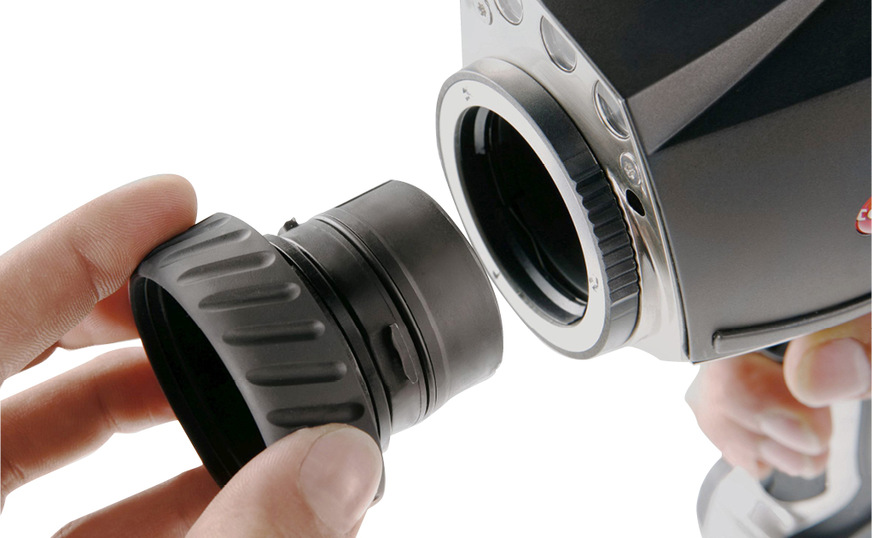 Wechselbare Optiken ermöglichen bei Wärmebildkameras neue Ansichten, beispielsweise von Details oder der Gesamtsituation.