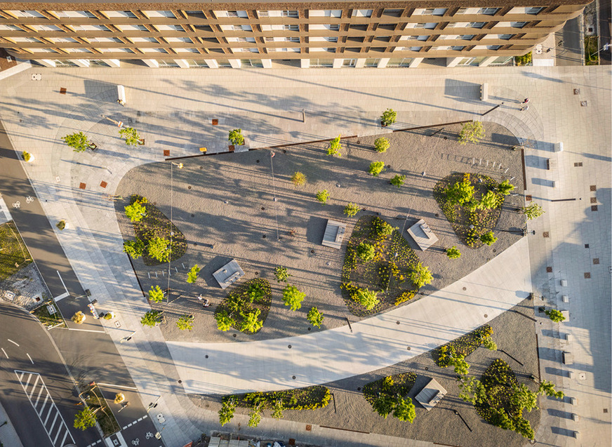 6 Rund um den Chisinauer Platz verteilen sich Nahversorger, Gewerbe, Schule, Kita und die Quartiersgarage – hier findet das soziale Quartiersleben statt.