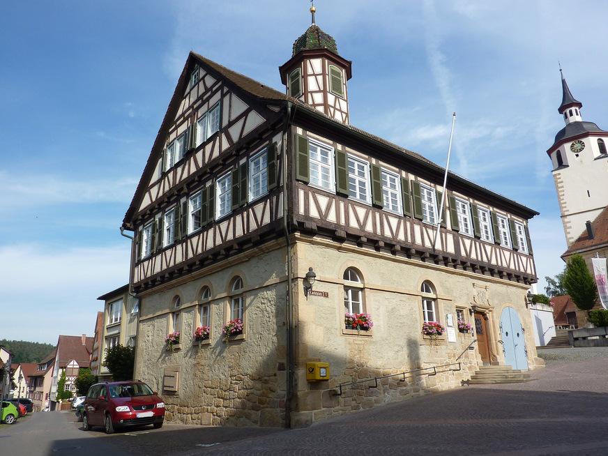 Altes Rathaus der Stadt Waldenbuch bei Stuttgart: Zu den Leistungen des Energiespar-Contracting kann ebenso die energetische Sanierung historischer Gebäude gehören, unter Einhaltung denkmalpflegerischer Vorgaben.