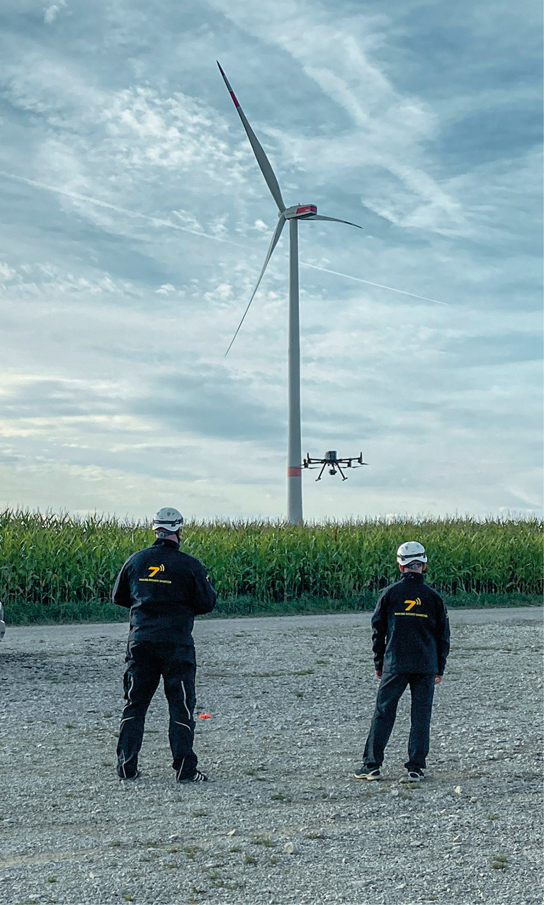 Drohnen-Inspektion von Rotorblattzustand und Blitzschutz