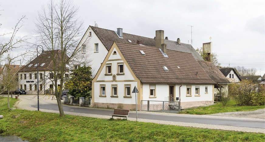 8 Zustand des Anwesens vor Baubeginn – nach langem Leerstand waren in dem Wohnhaus zeitweise Flüchtlingsfamilien untergebracht.