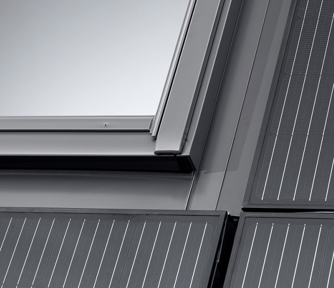 Die Eindeckrahmen – hier die Variante ODL in Kom­bi­nation mit dem System des Herstellers Viridian – verdecken keinen aktiven Teil des PV-Moduls, so dass die maximale Energiegewinnung gewährleistet bleibt.