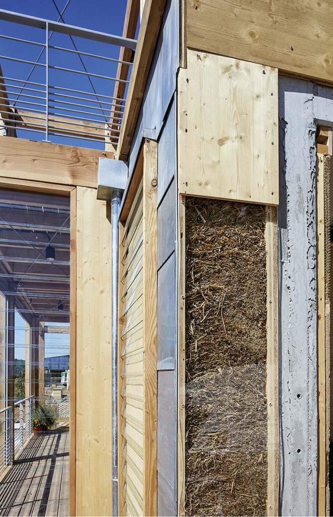 13 Für die Sanierung verwendeten die Studierenden ausschließlich Bauprodukte aus&nbsp;geo- oder biobasierten Stoffen&nbsp;und bevorzugten wiederverwendbare Materialien.