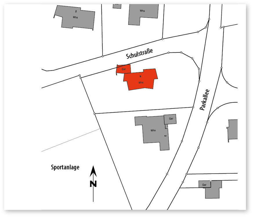 1 Das freistehende Einfamilienhaus wurde gegen Ende der 1960er Jahre in einem Neubaugebiet errichtet.