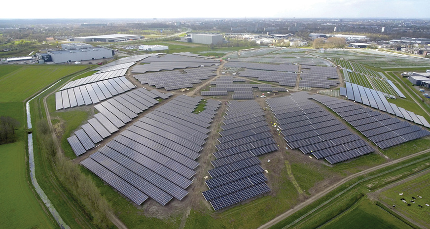 Für den Bau von Solaranlagen auf Deponieflächen müssen die Projektierer viel Erfahrung mitbringen – unter anderem, was den Umgang mit verschiedenen Ausrichtungen der ­Module angeht.