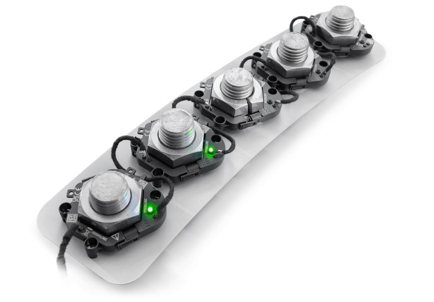 Weidmüller überwacht auch Schraubverbindungen per Sensor.