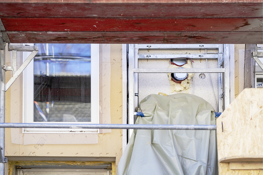 Die technische Anbindung der Wohnungen erfolgt im Bauabschnitt der Fischbach-Gruppe über Backpacker-Stränge an der Fassade.