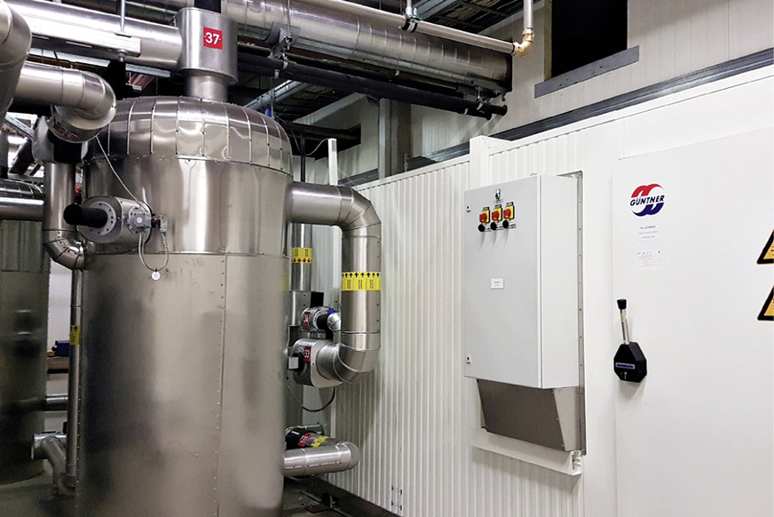 2 Isolierkühler mit NH₃-Schwerkraftabscheider: Der Vorteil von Isolierkühlern liegt in der vom Kühlraum abgetrennten Abtaumöglichkeit und in der guten Zugänglichkeit für einen Service.