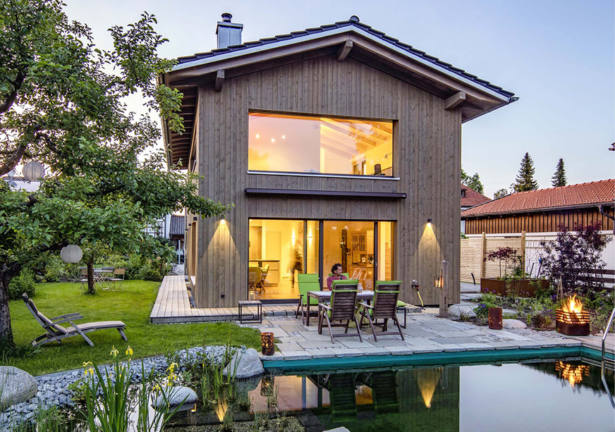 Hat sich immer noch nicht herumgesprochen: Im Passivhaus darf man nicht nur die Fenster, sondern sogar die Fenstertüren öffnen.