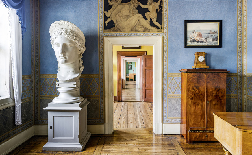 3 Durchsicht vom Junozimmer durch alle repräsentativen Nordräume – Vorbild war das Schloss Versailles, leider auch in Sachen Wärmekomfort: Dieser Gebäudeflügel blieb im Winter weitgehend unbeheizt.