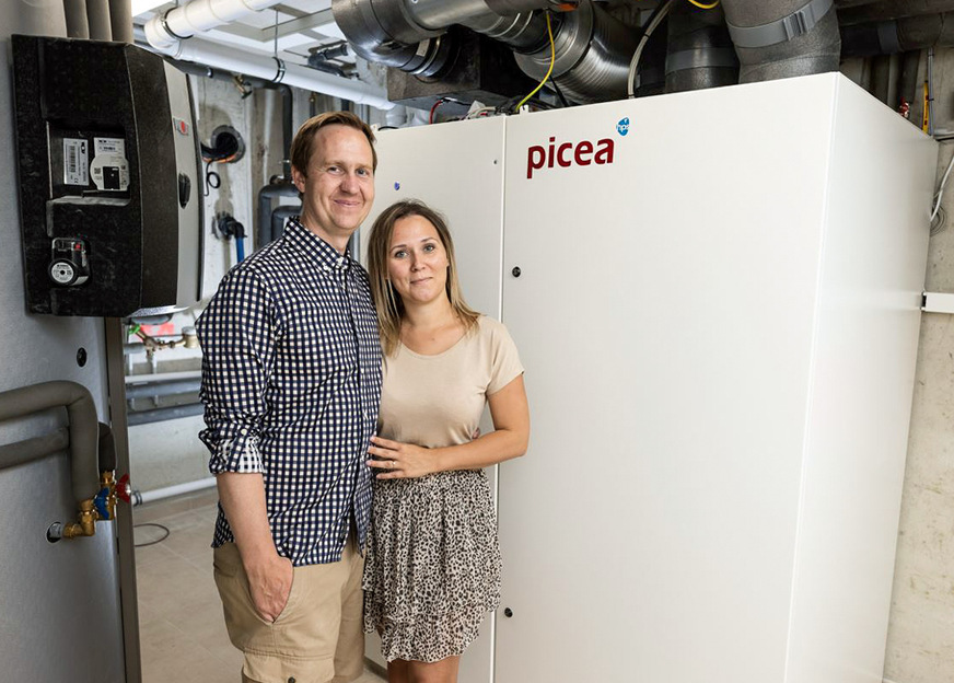 Zufriedene Kunden: Strom und Wärme aus Sonnenlicht und Wasserstoff versorgen das Eigenheim.