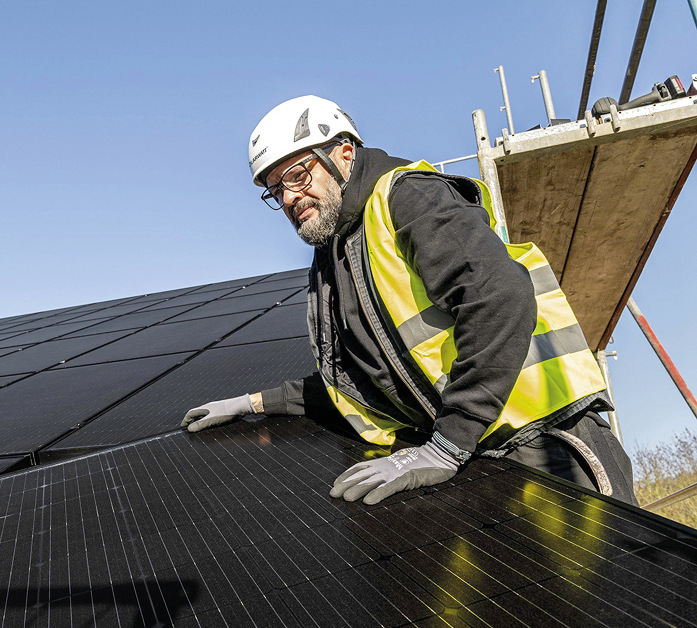 Installation einer Dachanlage beim Endkunden.