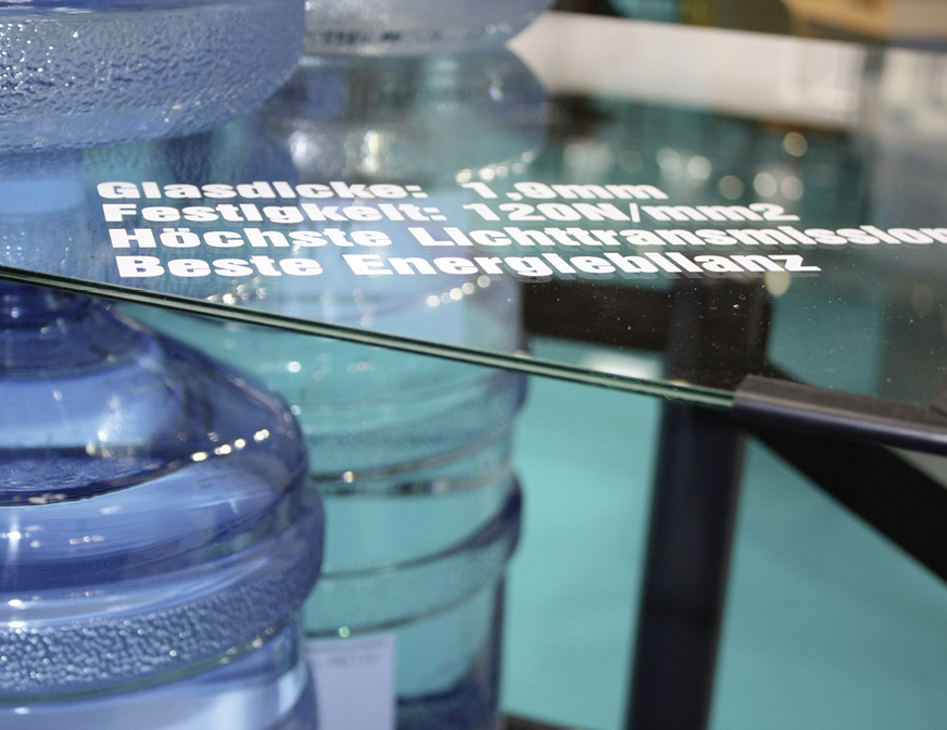 Sehr dünne und feste Spezialgläser könnten das Gewicht der Solarmodule verringern.