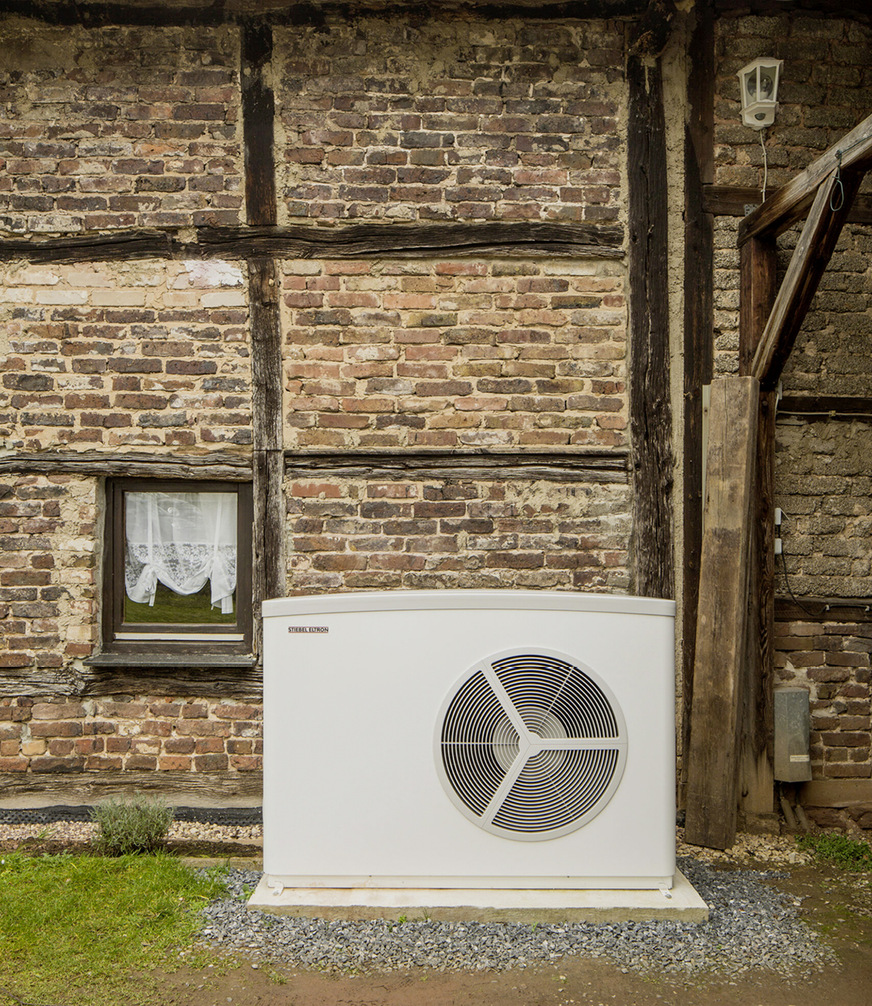 Die Wärmepumpe ist auch für Bestandsgebäude gut geeignet. Sie muss nur richtig dimensioniert werden.