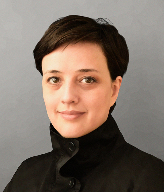 Paula Baptista, Dena