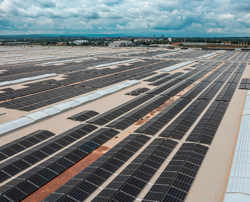 Die Solardächer werden bis Jahresende komplettiert.