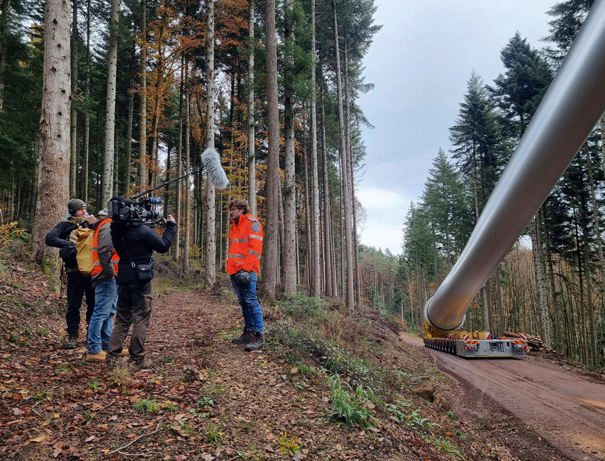 Rotorblatttransport für die E-138 zum Standort Windpark Kallenwald