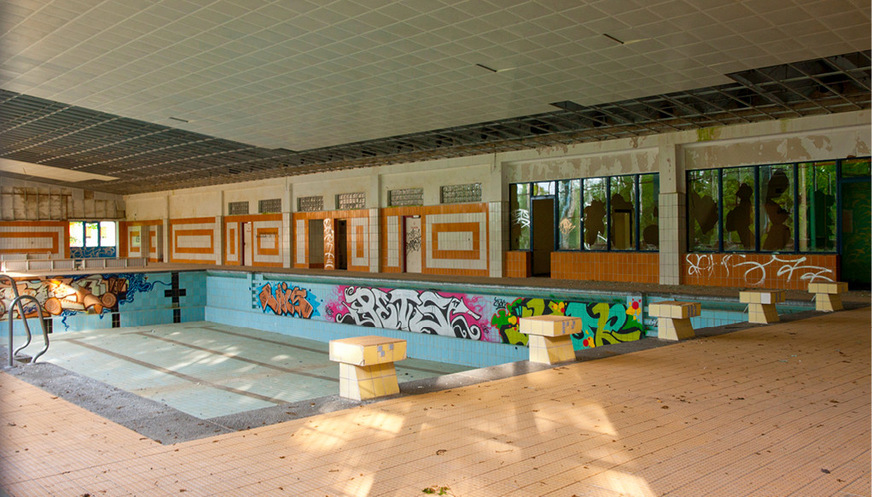 6 Schon viele Jahre war die Schwimmhalle ungenutzt – sie lag jedoch den Bürgern am Herzen. Viele Schweriner hatten hier das Schwimmen gelernt.