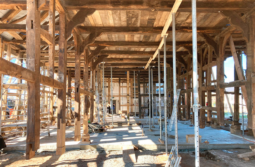 Am Anfang stand in Rietberg die Entkernung des Baus von 1728. Sie offenbarte, wie häufig bei alten Fachwerkbauten, ein weitgehend intaktes Traggerüst.