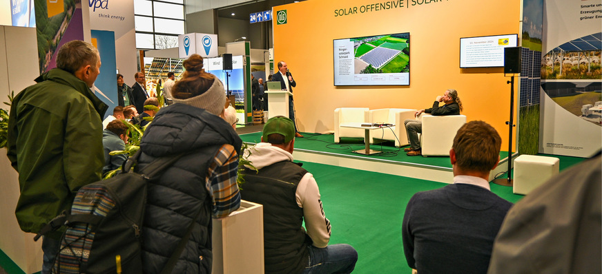 Jede Menge Informationen konnten sich die Landwirte auf dem Spotlight Solar Offensive abholen. Eine persönliche Beratung haben verschiedene Partner gleich nebenan angeboten.