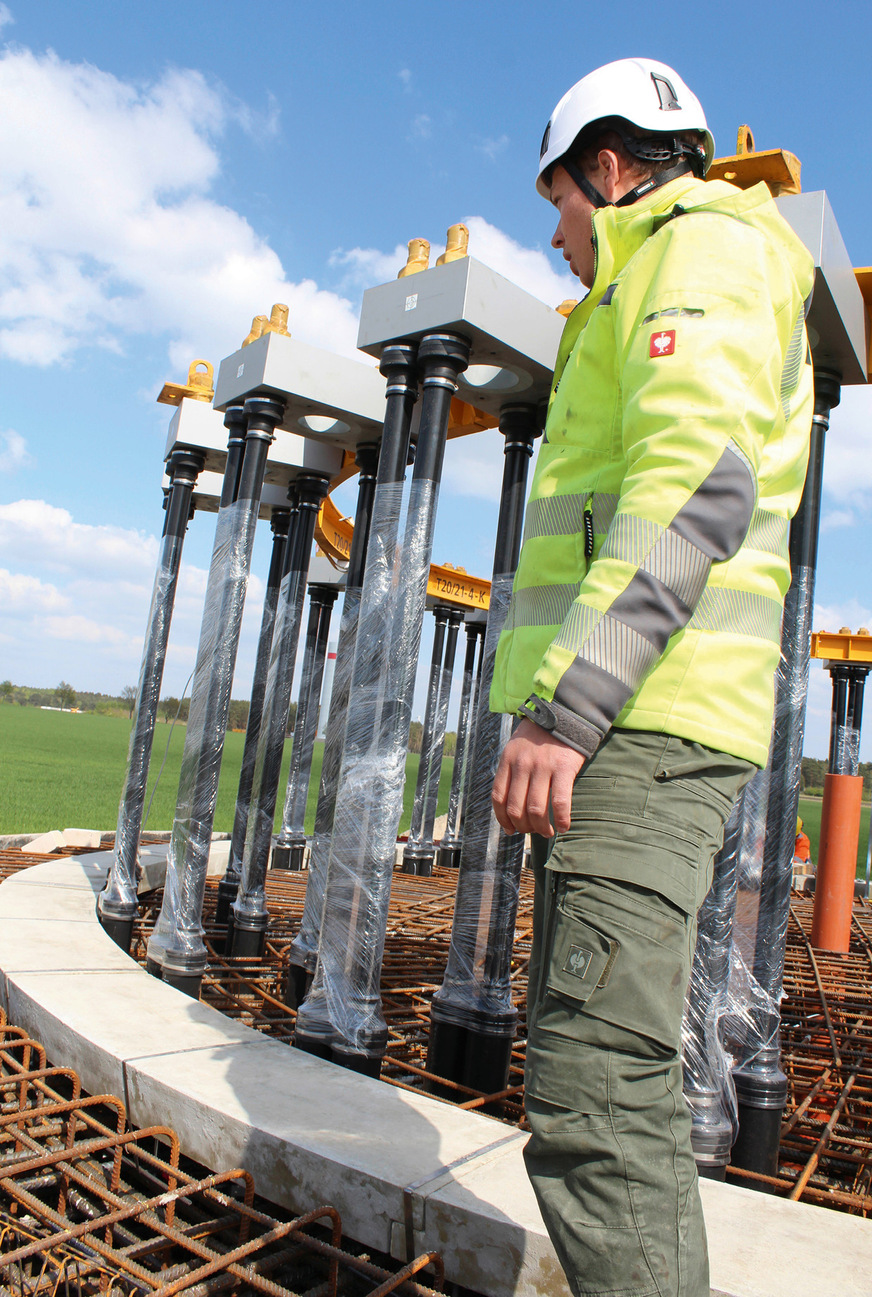 Windparkprojektierer Reon bei der Inspektion eines Fundamentbaus