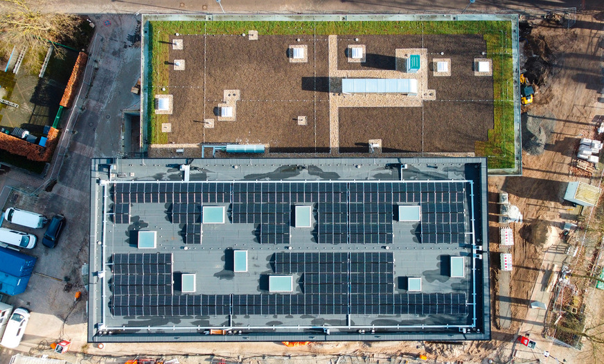 9 Solare Deckung: Die Dünnschichtpaneele an den Fassaden (88 kWp) produzieren zusammen mit den Modulen auf dem Flachdach (80 kWp) übers Jahr etwas mehr als 100 MWh elektrische Energie.