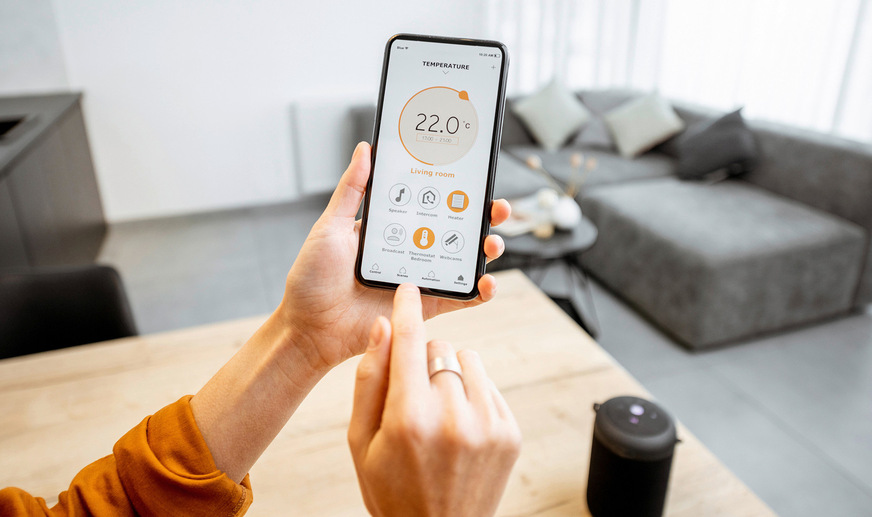 Heizungssteuerung per App: Auch intelligente Thermo­state können ein Risiko darstellen, wenn Hersteller sich nicht ausreichend um die Datensicherheit kümmern.