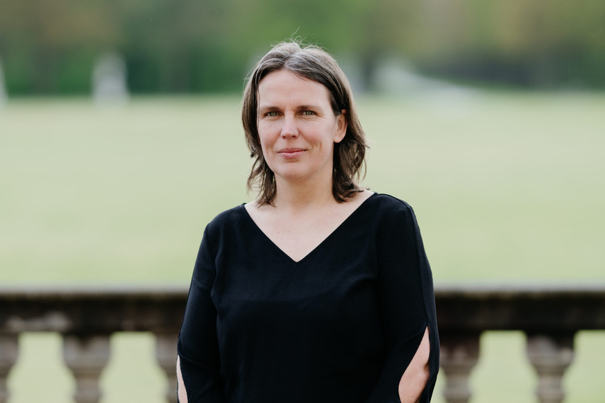 „Die Digitalisierung voranzutreiben hat auch unabhängig von den europäischen Vorgaben viele Vorteile,“ betont Stefanie Koepsell. Bei Verkauf oder Sanierung könne man so auf alle relevanten Informationen zugreifen und vermeide zusätzlichen Aufwand. Auch die Etablierung einer Gebäudedatenbank sieht die DEN-Vorstandssprecherin positiv.