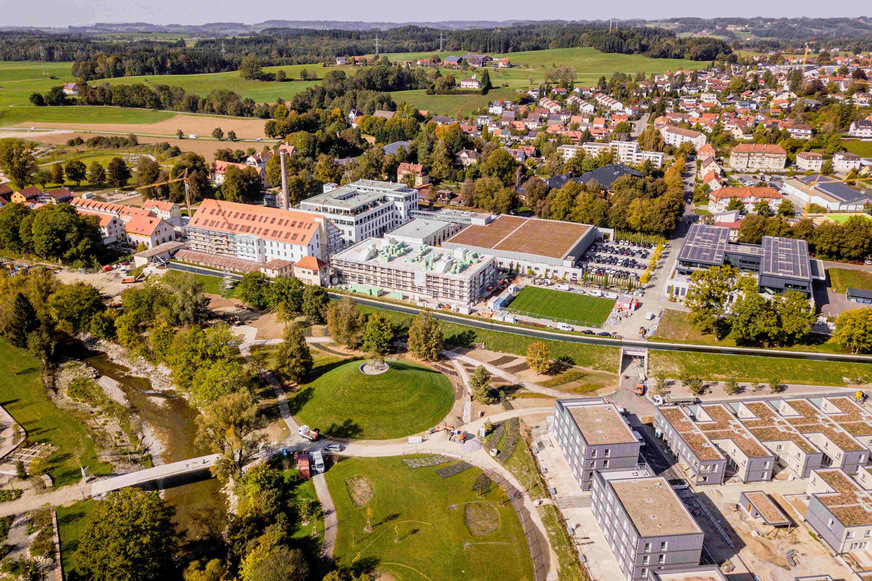 Der Stadt Wangen gelang es, das ehemalige ERBA-Industrieareal durch einen Mix an verschiedenen Wohnformen und Angeboten für Gewerbe, Handel und Gastro in ein lebendiges Stadtquartier zu verwandeln. Denkmalgeschützte Bauwerke wie die ehemalige Spinnerei wurden restauriert, anderen Nutzungen zugeführt und durch neue Gebäude ergänzt. Außerdem hat sie das vormals isolierte und in sich abgeschlossenes Industrieareal zum Fluss Argen hin geöffnet.