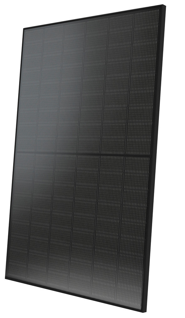 Das Solarmodul Panel ­Vision 5.0 von Solarwatt wird sehr emissions­arm hergestellt.