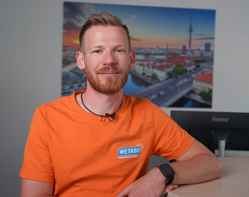 Jens Pechmann, leitender Obermonteur, nutzt vor allem die Apps für die tägliche Routine im Kundendienst.