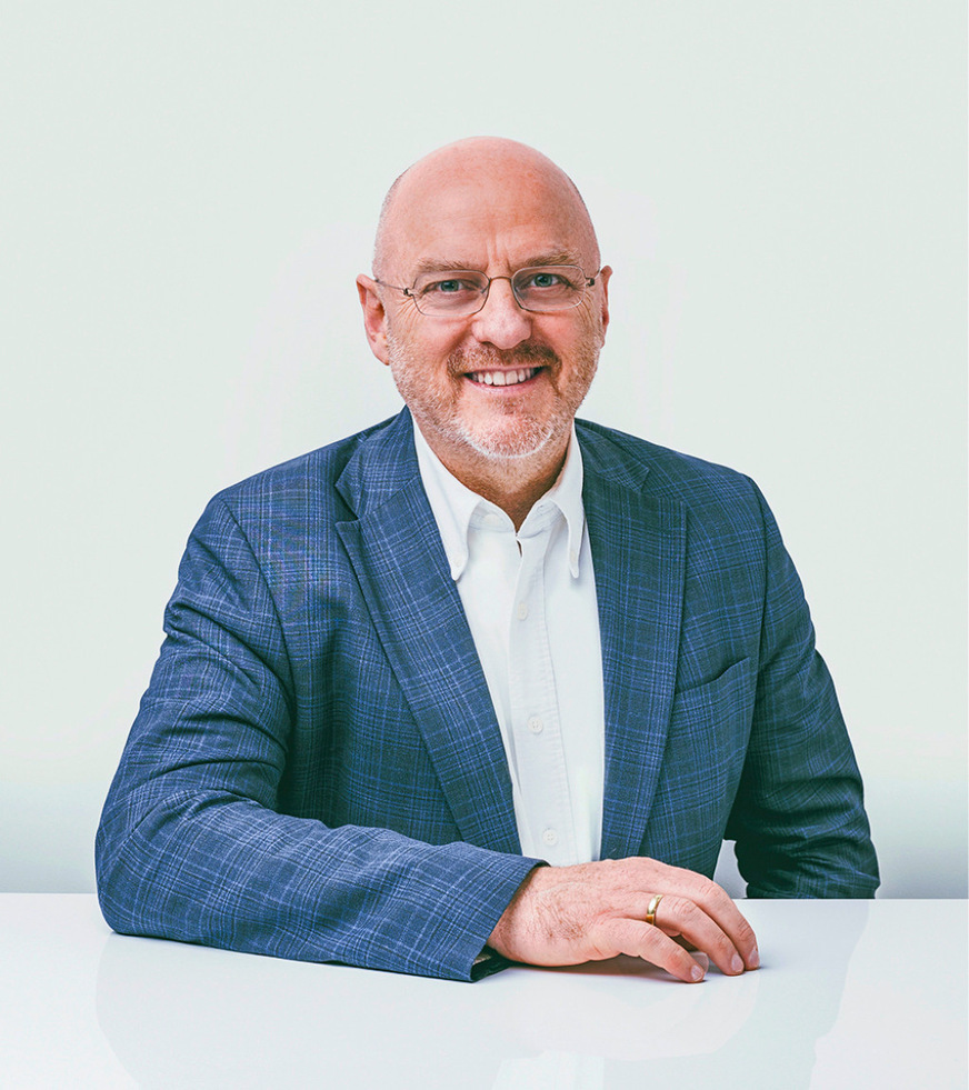 Rudi Scheuermann ist Cities Business Leader bei Arup in Deutschland und arbeitet im Rahmen seiner Tätigkeit für Architektur- und Ingenieurbüros in Deutschland, den Niederlanden, Großbritannien und den USA. Er hat daneben Lehraufträge an mehreren Universitäten, unter anderem in Hannover sowie an der RWTH Aachen.