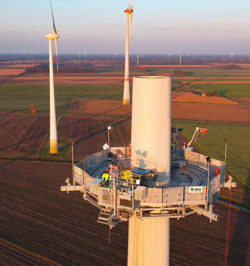… Turm-Säge-Bühne von MFB …