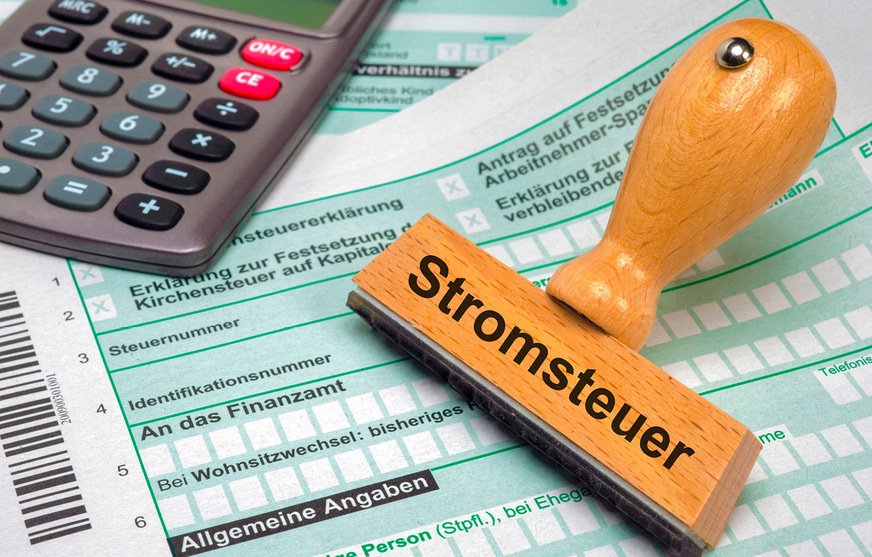 Die Stromsteuer sinkt – aber nicht für&nbsp;private Haushalte. Dies widerspricht dem,&nbsp;was im Wahlkampf versprochen und in den Koalitionsvertrag geschrieben wurde.