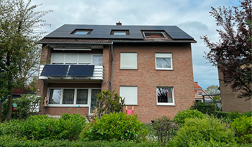 In Rheine hat David Scherwitz eine PV-Anlage installiert und alle drei Wohneinheiten des Gebäudes an die Stadt vermietet, die darin sozial bedürftige Bewohner unterbringt.
