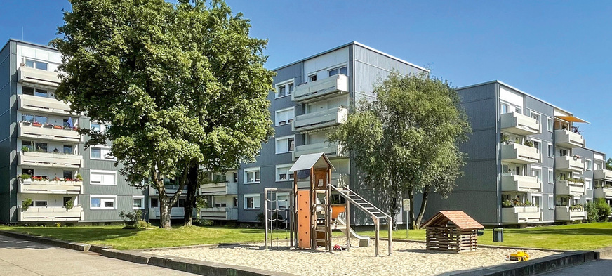 3 Die Architektur der 13 Wohngebäude resultiert nicht nur aus der Materialität der vorgehängten hinterlüfteten Fassade, sondern auch aus dem konstruktiv-logistischen Sanierungskonzept der Wohnanlage.