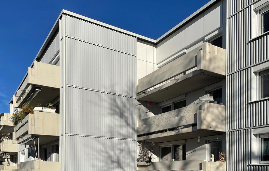 9 Sämtliche nicht tragenden Balkonelemente wurden ausgetauscht und durch neue Elemente mit einem Uw-Wert von 0,70 W/m²K ersetzt.