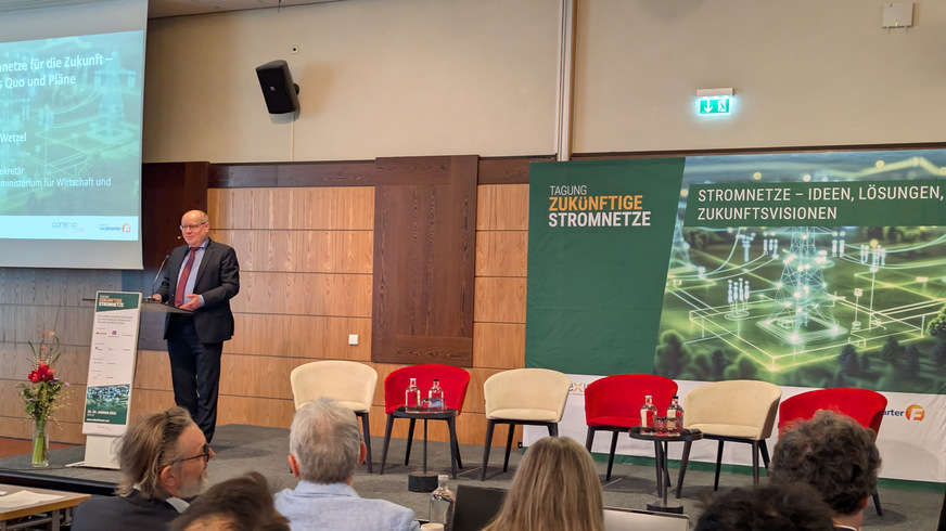 Frank Wetzel, Staatssekretär im Bundesministerium für Wirtschaft und Energie auf der Tagung zukünftige Stromnetze