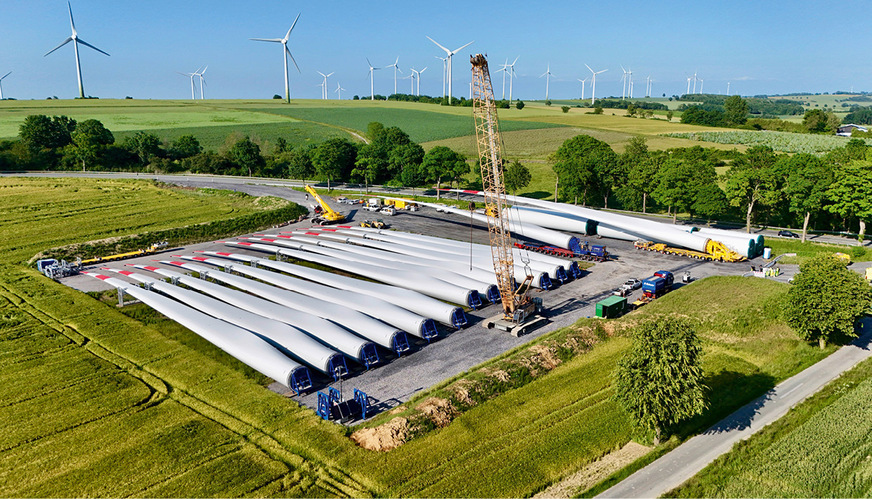 Logistik für Windpark Rennweg im nördlichen Sauerland, Umschlagplatz für Rotorblätter der Enercon-Anlagen vom Typ E-175 mit sechs Megawatt