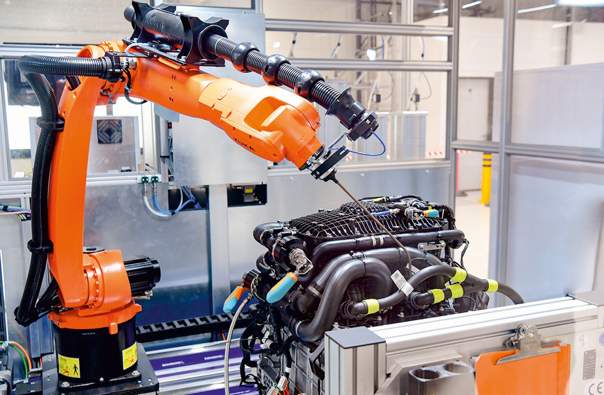 Der Schnüffelroboter sucht mit seinem rüsselartigen Sensor nach Lecks im System.