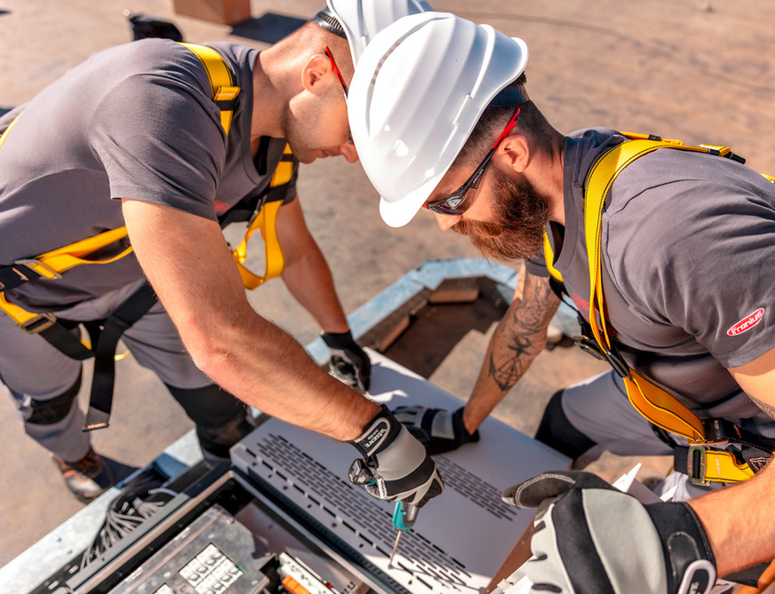 Smarte Wechselrichter und Speicherbatterien sind wichtig für möglichst hohe Eigennutzung des Sonnenstroms.