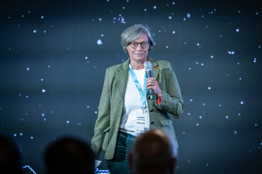 Angelika Hofmann-Nickel ist Bereichsleiterin Baumanagement der BIM. Als Berlins landeseigene Immobiliendienstleisterin ist die BIM verantwortlich für mehr als 5.000 Gebäude und Grundstücke.
