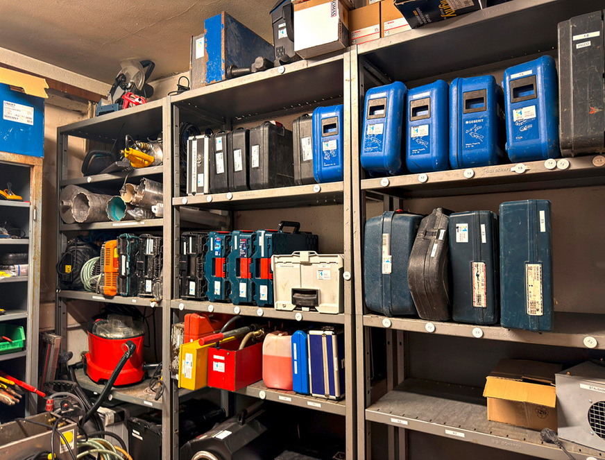 Die Ausgabe von Werkzeug und die Beschaffung von Ersatz sind effektiv zu planen – um unnötige Kosten zu vermeiden.