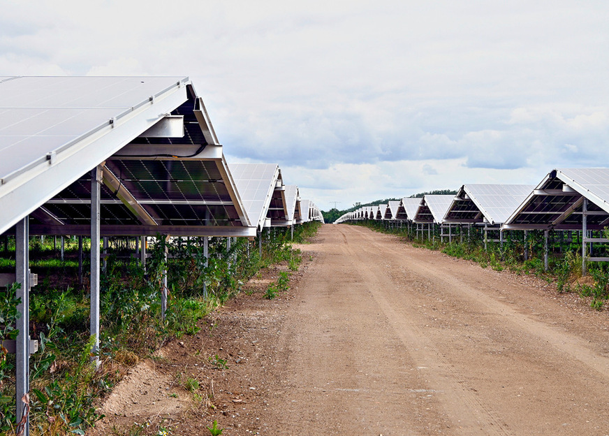 Unterschiedliche Modulausrichtungen helfen bei der Vermarktung des Solarstroms.