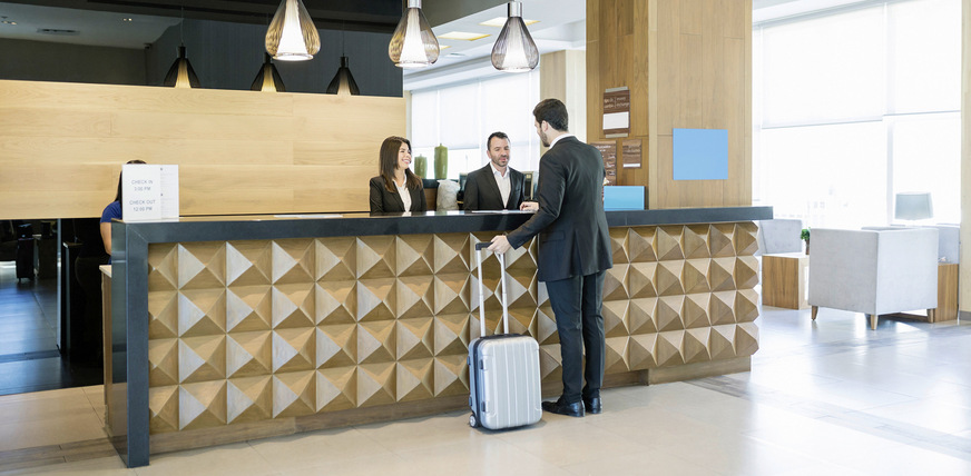 Beim Forschungsprojekt EnOptl wird erprobt, wie sich mit intelligenten Technologien Energieverbräuche in Hotels steuern lassen.
